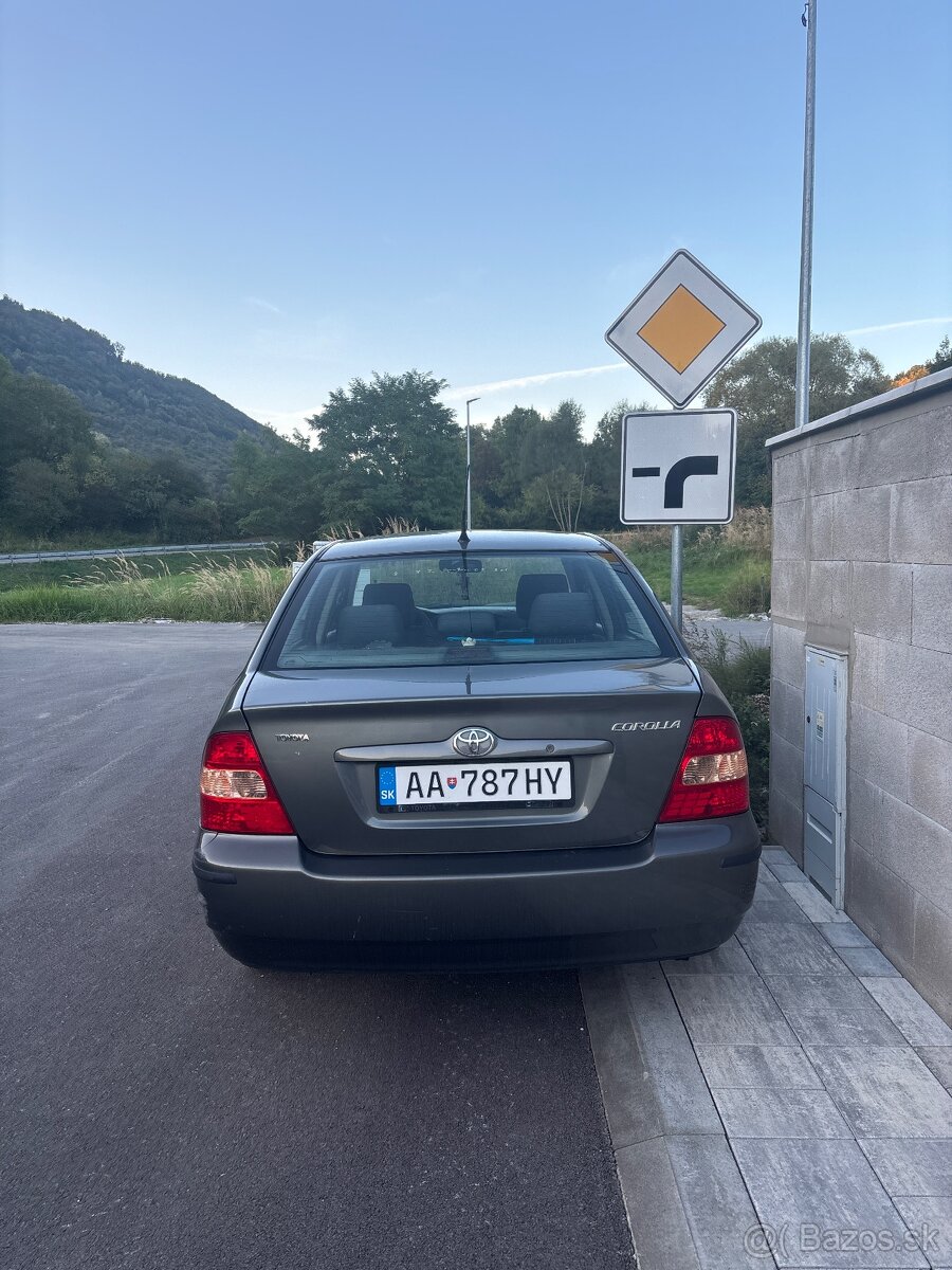 Toyota Corolla - 4