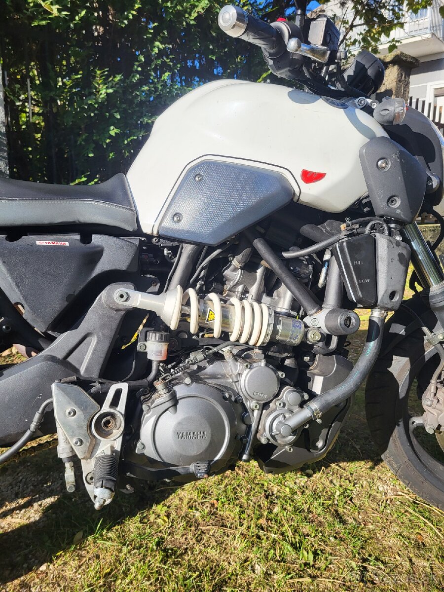 Yamaha mt03 660 - 4