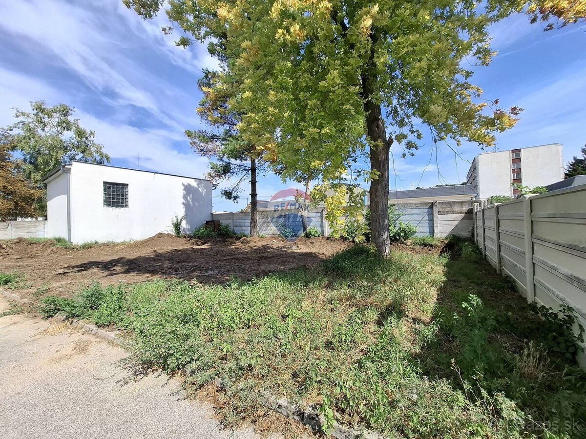 RE/MAX | Podnikateľský pozemok – ideálny na sklad, servis či - 4