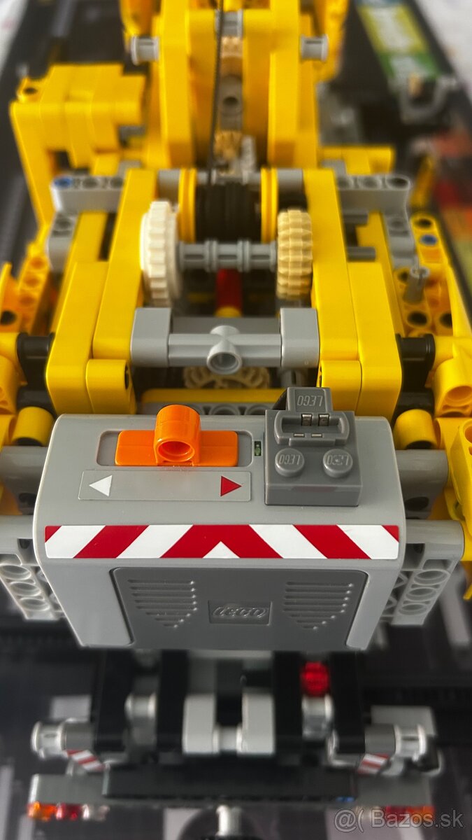 LEGO Technic 42009 Mobile Crane MK II - 4