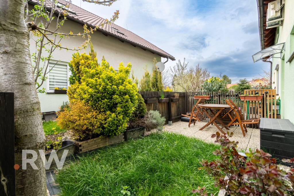 ÚTULNÝ 2 izb. BYT s POZEMKOM a PARKINGOM - Hrachová, Bratisl - 4