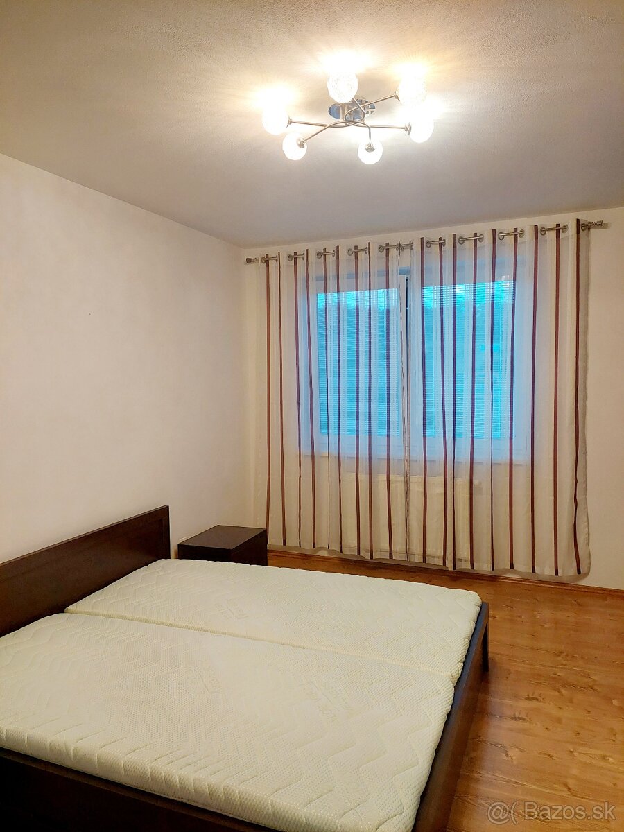 Prenájom 2 - izbového bytu - 4