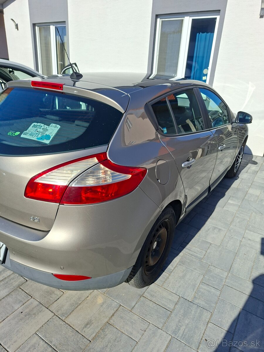 RENAULT MEGANE 1.5 - 4