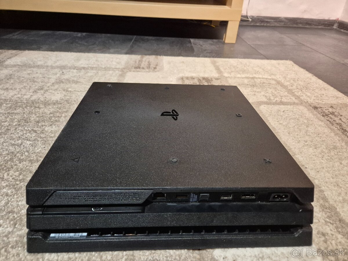 Playstation 4 Pro 1TB - 4