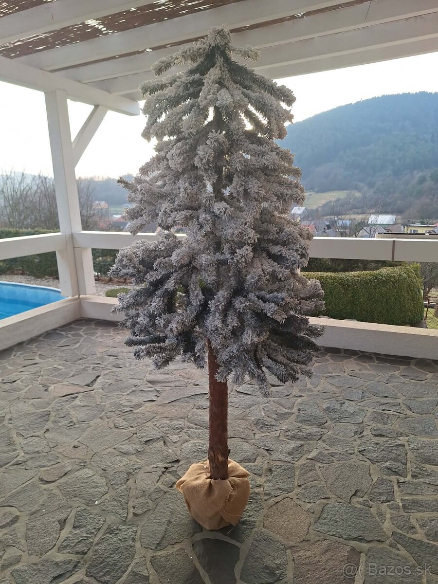 zasnežený stromček - 4
