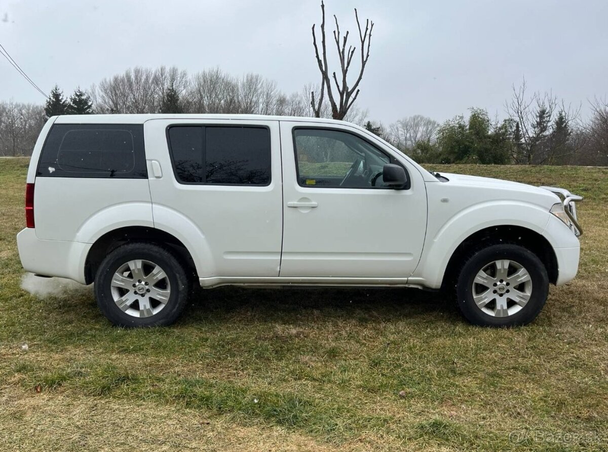 Nissan Pathfinder 2.5DDTi 4x4 - 4