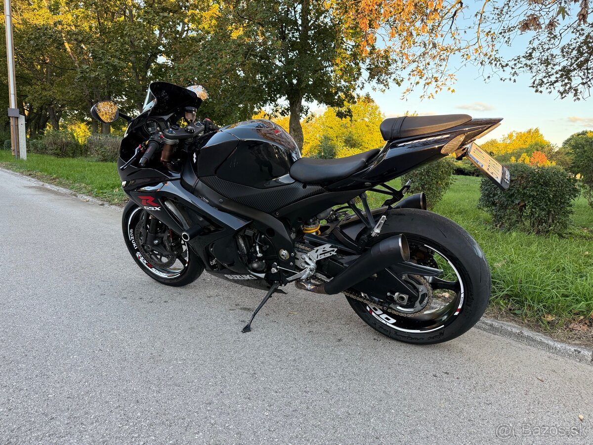 Suzuki GSXR 1000 K7 - 4