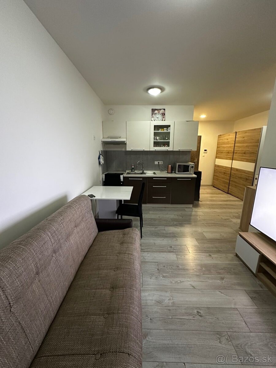 Dám do prenájmu 1.5 izbový byt komplet zariadený s balkónom - 4