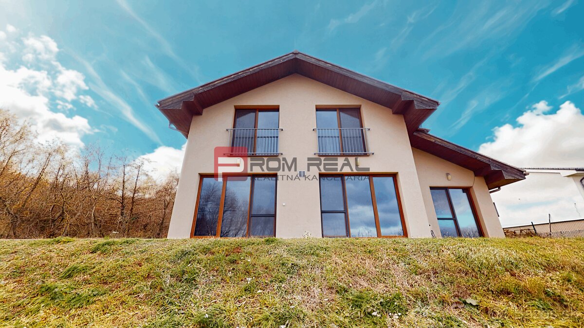 Na PREDAJ 5 izbový rodinný dom s nádherným výhľadom a garáž - 4