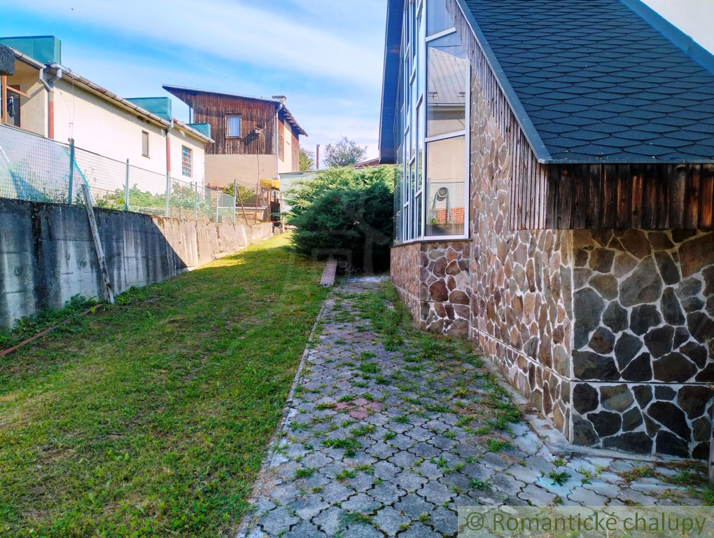 Veľký pekný dom v malebnej obci Nová Lehota na predaj - 4