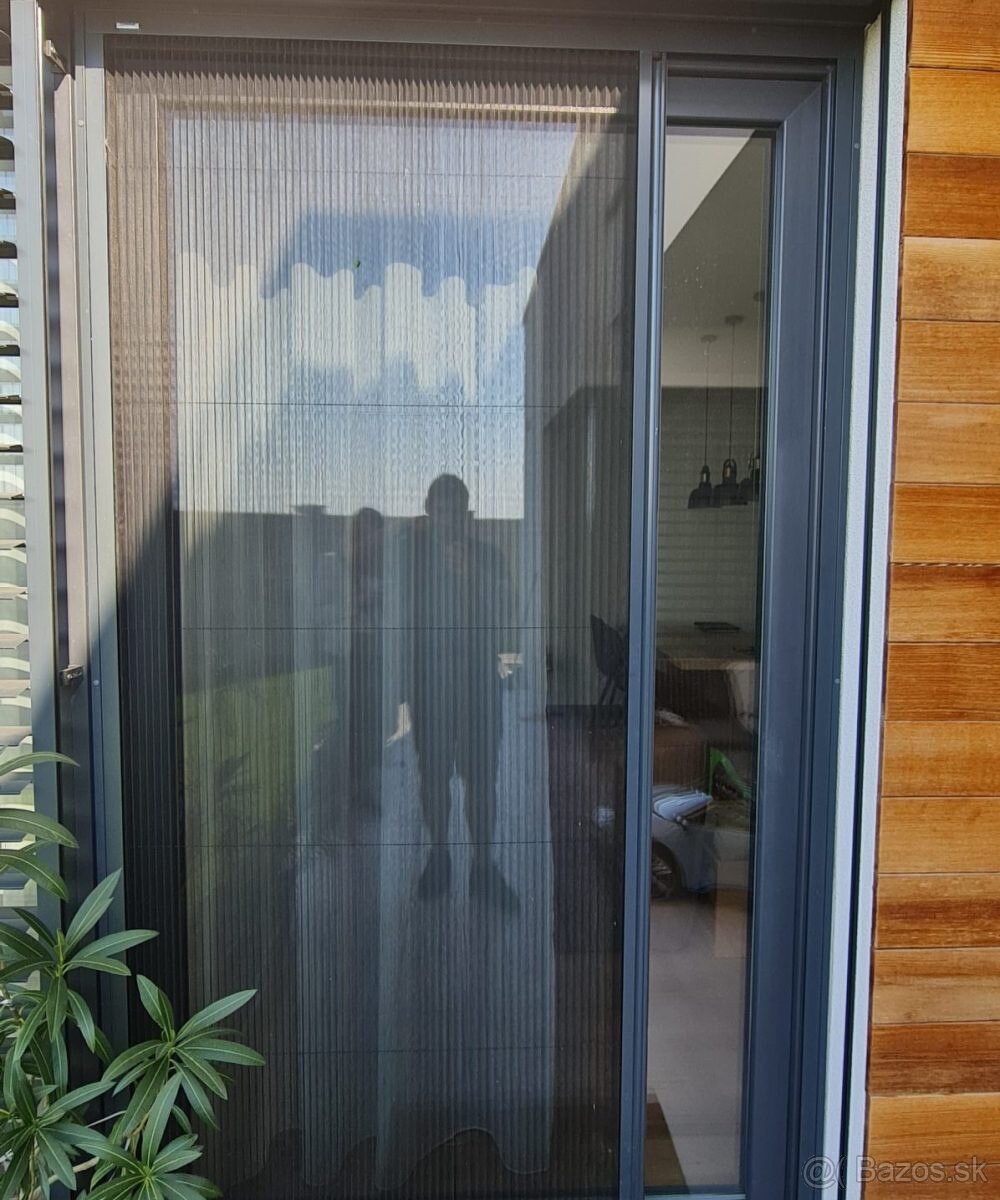 Sieťky proti hmyzu na okná i dvere - 4