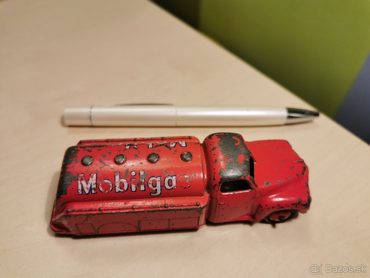 Dinky toys Studebaker Cisterna - 4