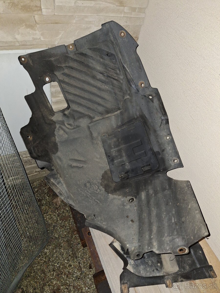 Predám plasty ĽP časť BMW 4 F32 - 4