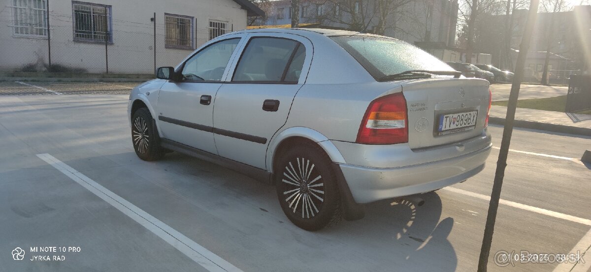 Opel Astra g 1.4 benzín 2009 rok - 4