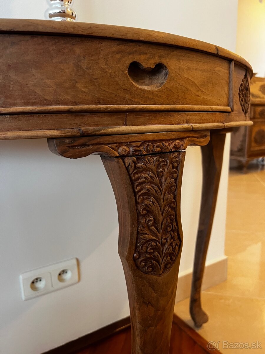 Drevený stolík - ručne vyrezávaný - 4