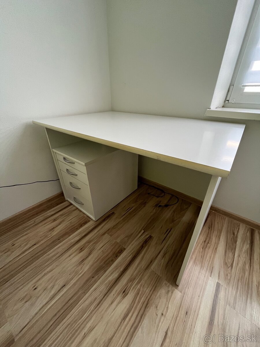 Predám komodu, písací stôl a posteľ - 4