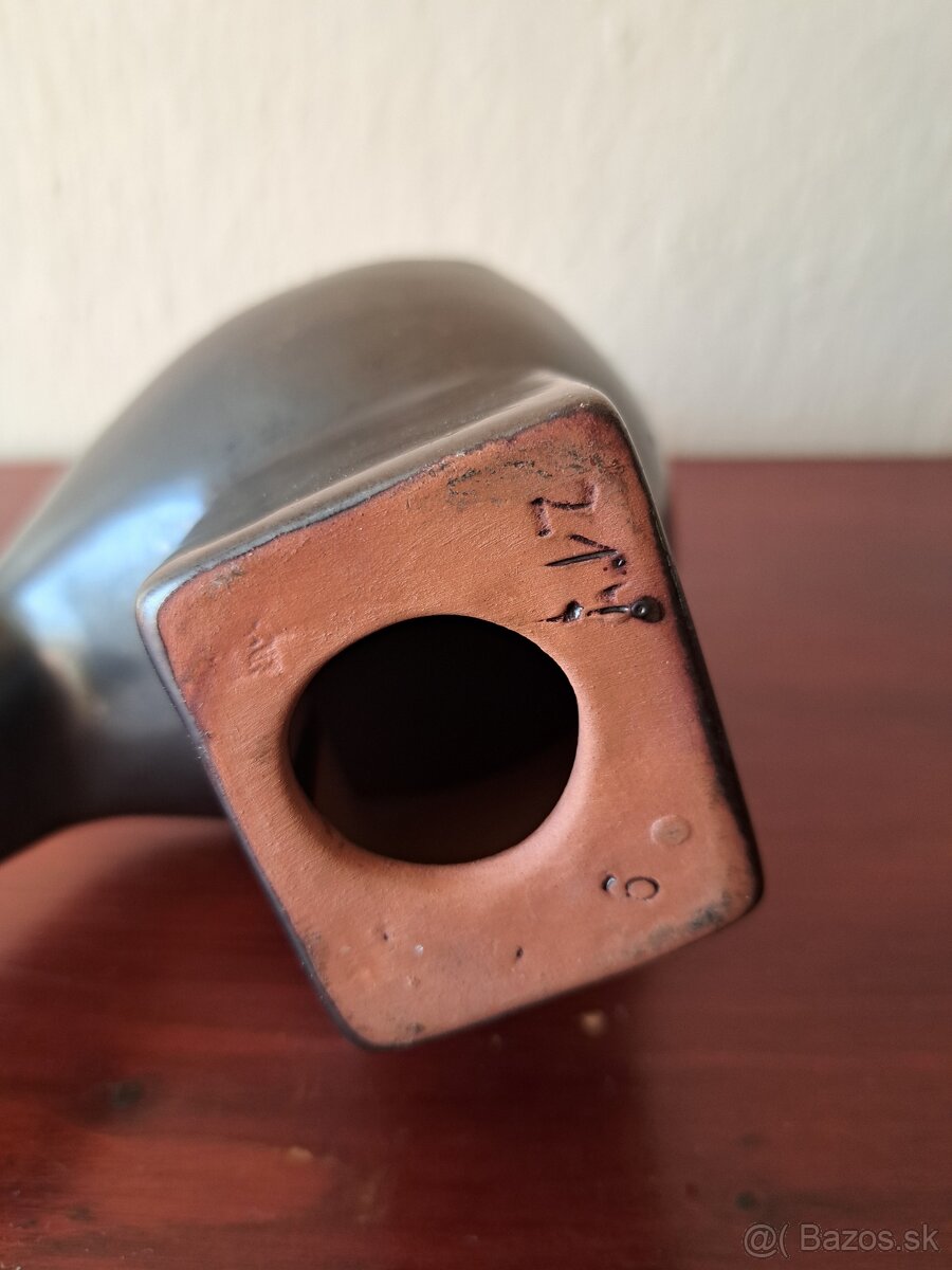 Soška, sediaca žena, Jitka Forejtova - 4