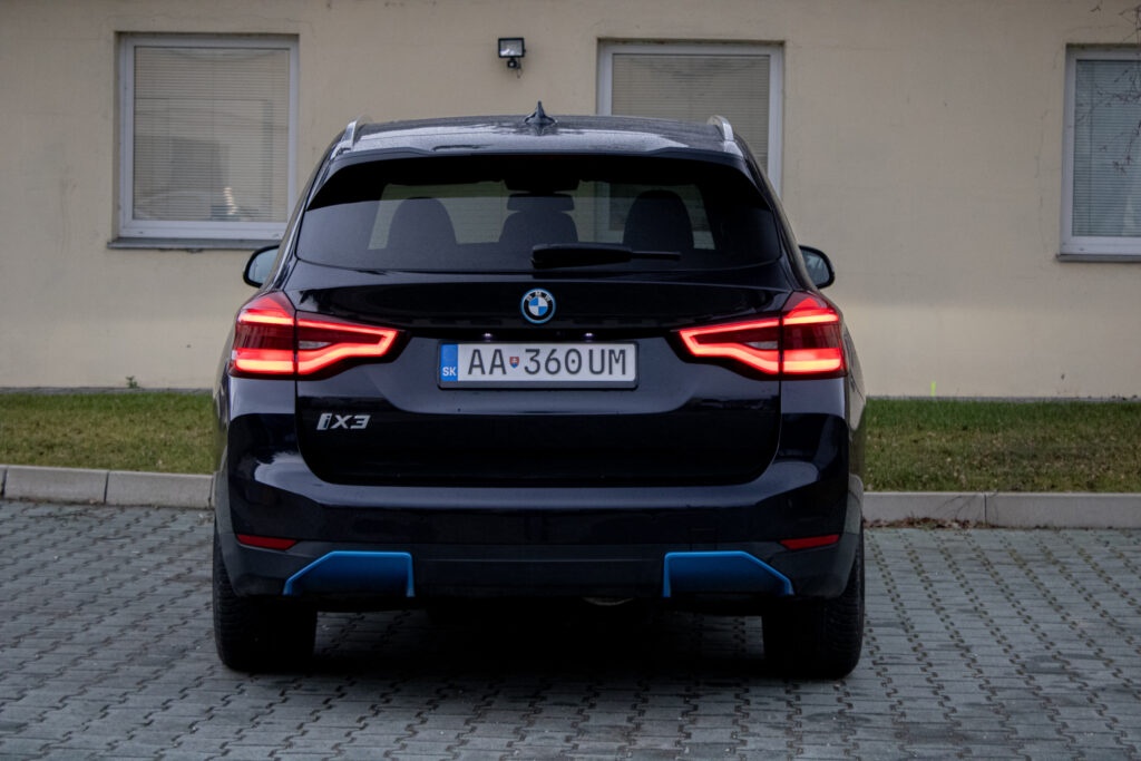BMW iX3 Panoráma 210kW Harman Kardon - 4