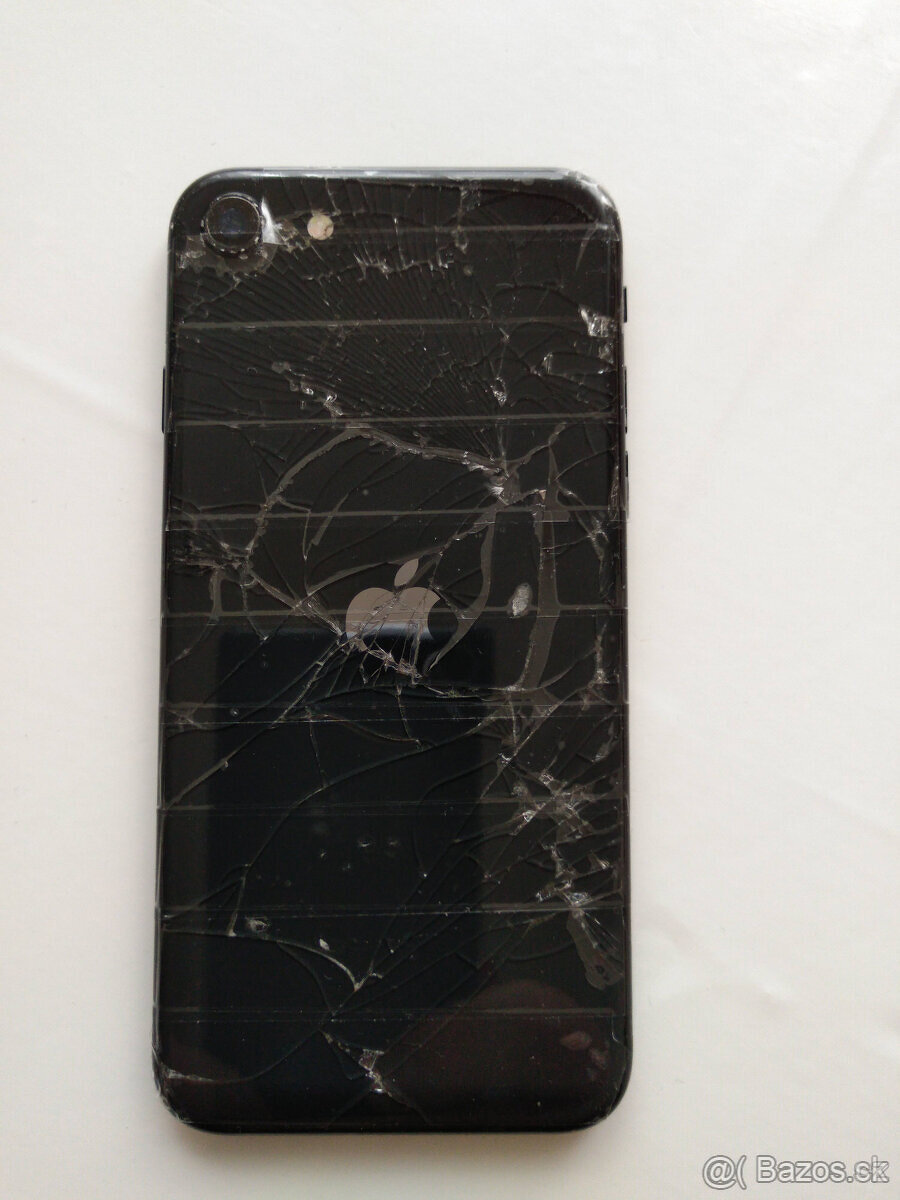 Apple iPhone SE 2020 - 4