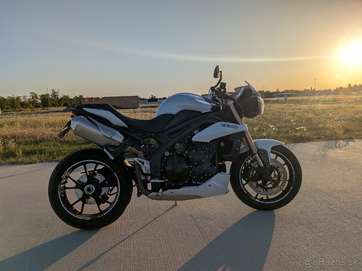 Triumph Speed Triple 1050 - 4