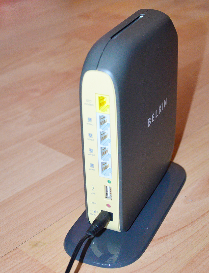 WiFi Routery Belkin, D-Link - 4