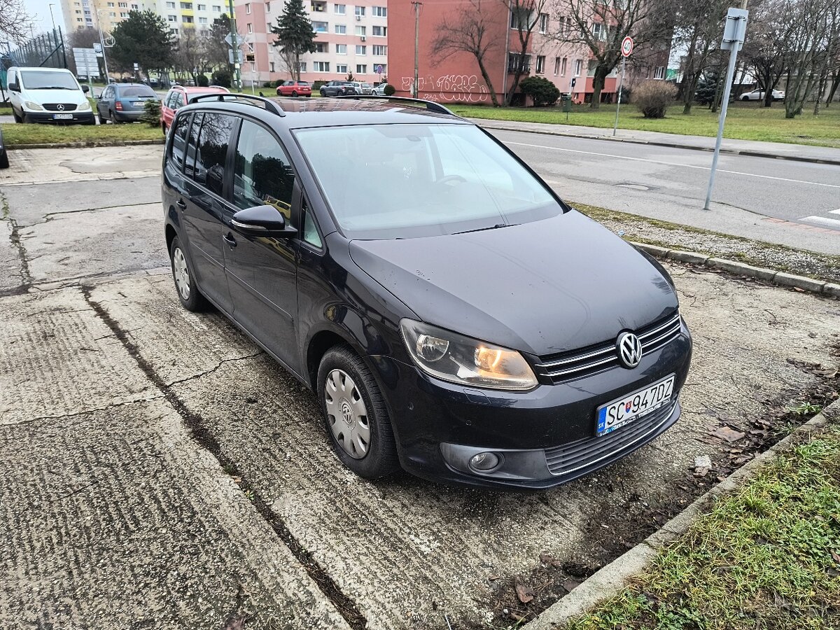 Vw Touran DSG 1,6tdi,7 miestne - 4
