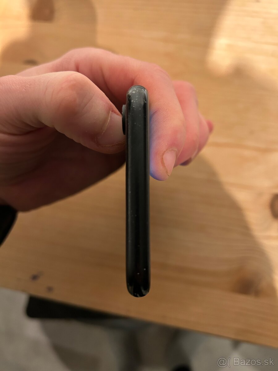 Apple iPhone XR 64GB Black - 4