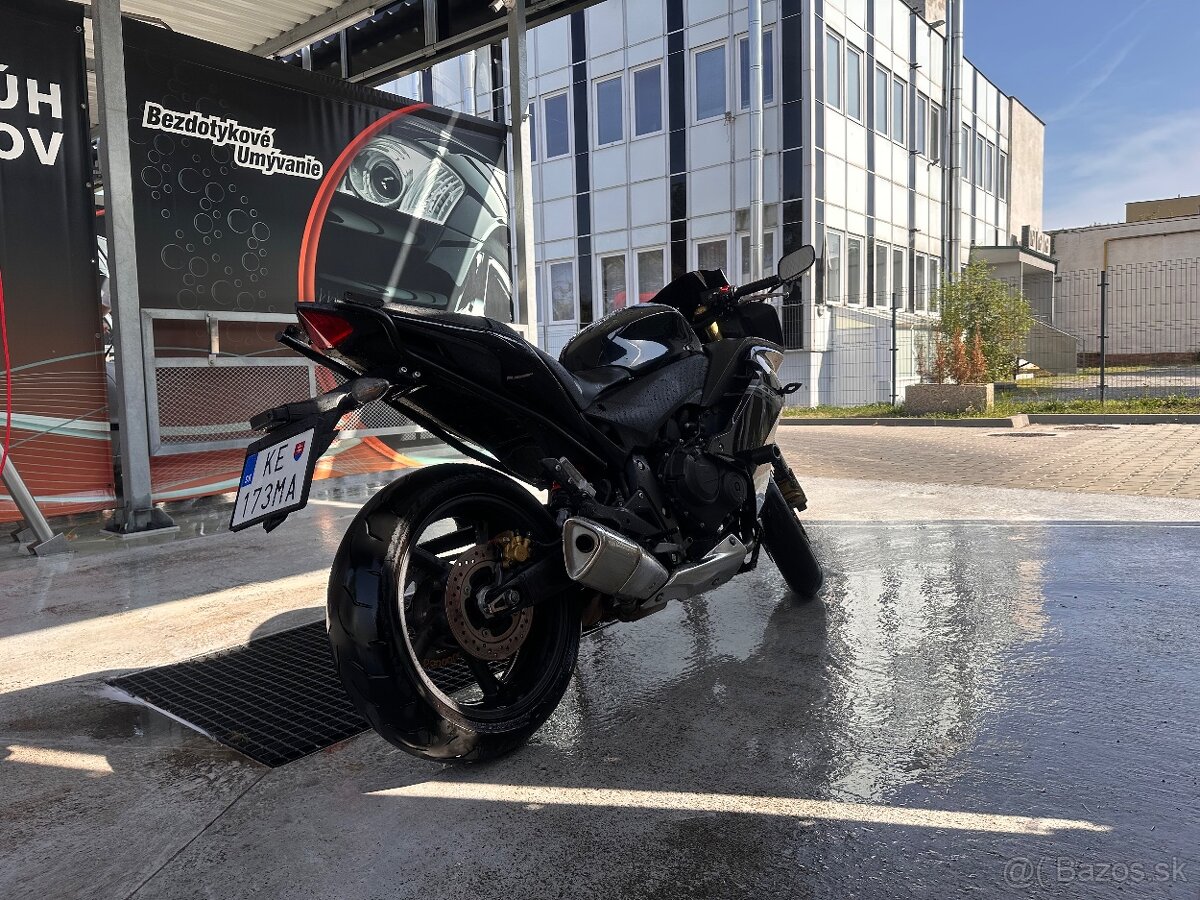 Honda CBR600F - 4