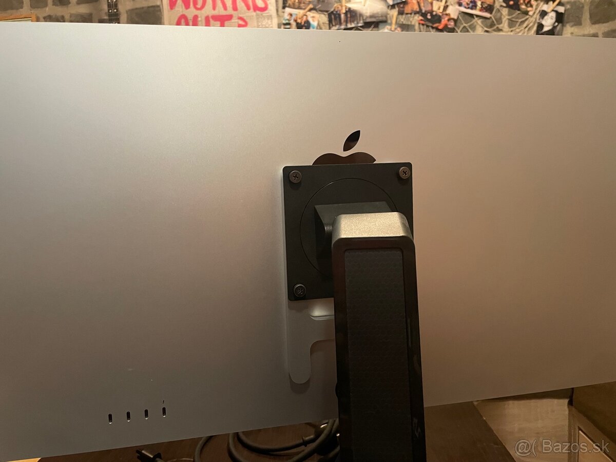 Mac studio M4 max a studio display + satechi usb c hub - 4