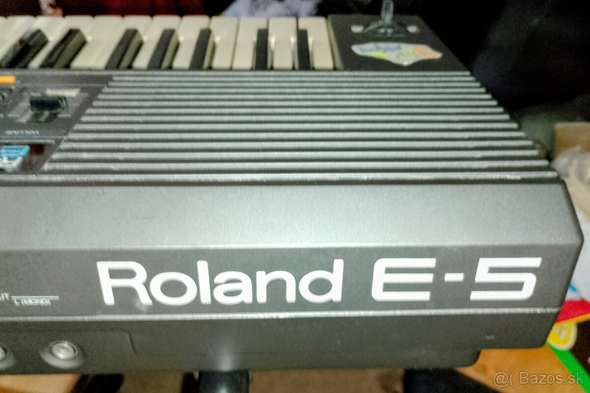 Roland E5 - 4