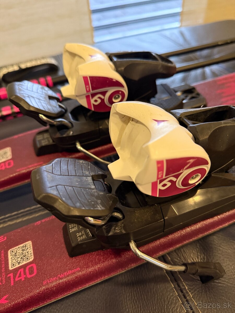 Predám dievčenské lyže Atomic Vantage 140cm s viazaním - 4