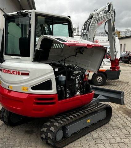 TAKEUCHI TB240 A/C DIESEL - 4