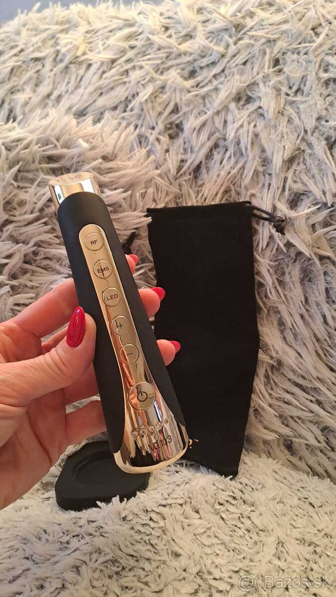 Foreo FAQ 103 omladzujúci prístroj s diamantmi - 4