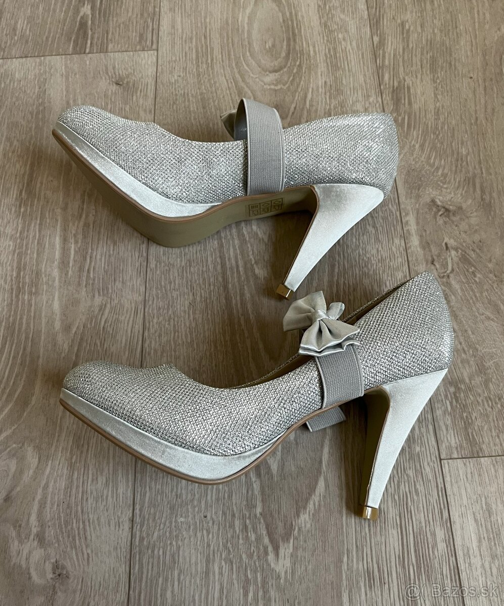 lodičky striebornej (trblietavej) farby č. 40 - 4