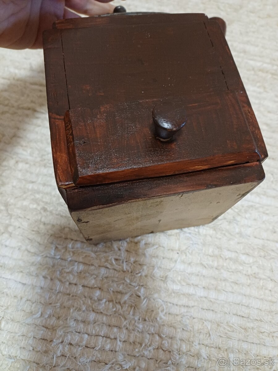 Mlynček - starožitný - 4