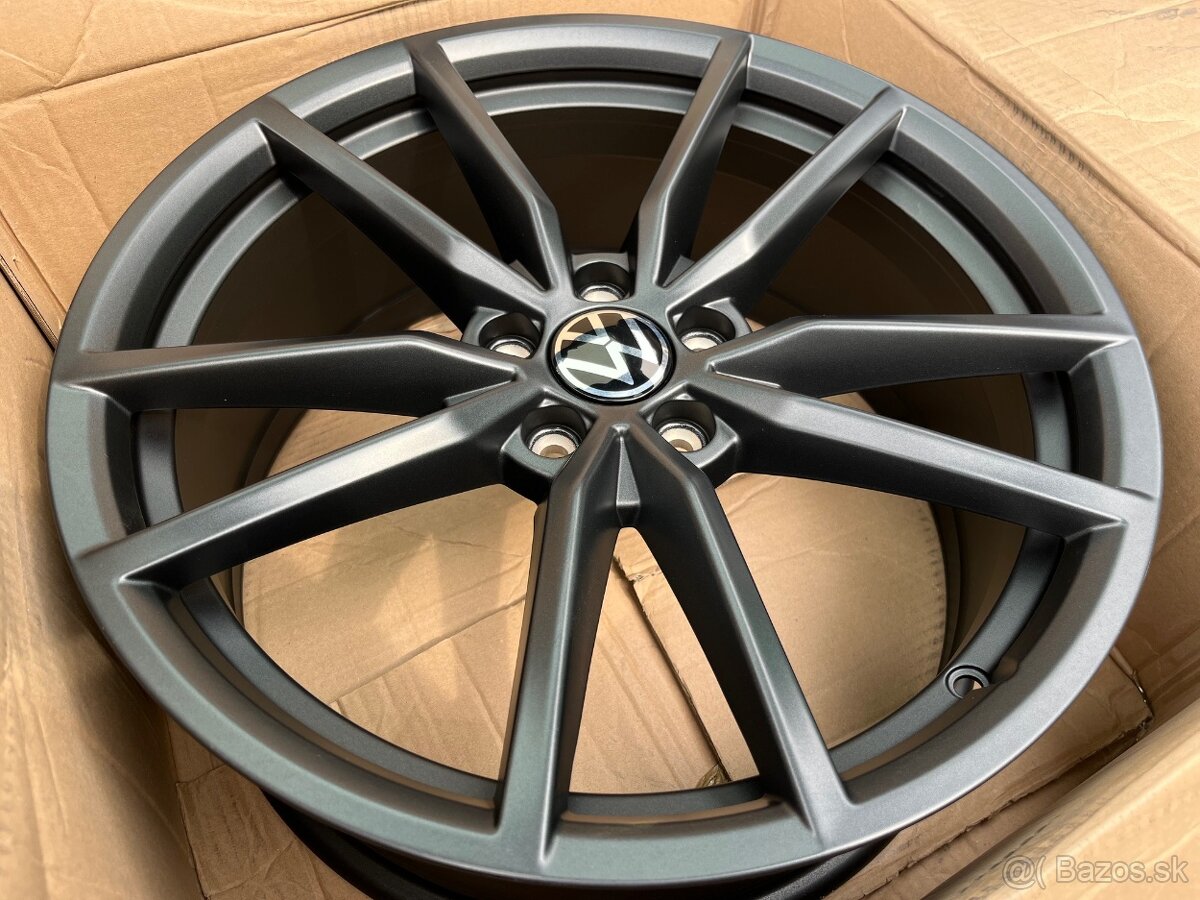 VW PASSAT PRETORIA 19" nové, originál VW - 4