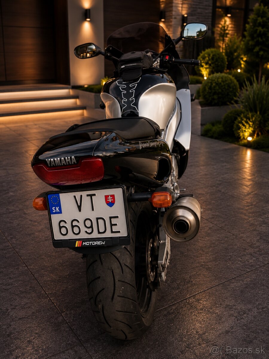 Yamaha YZF 1000R - 4