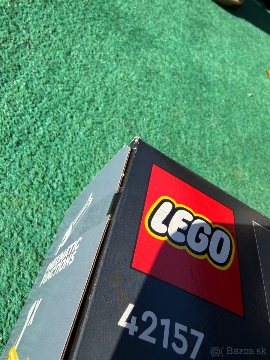 Lego Technic 42157 John Deere 948L-II Skidder - 4