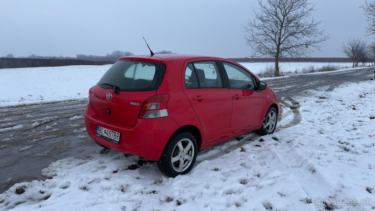 Toyota Yaris 1.3 2011 - 4
