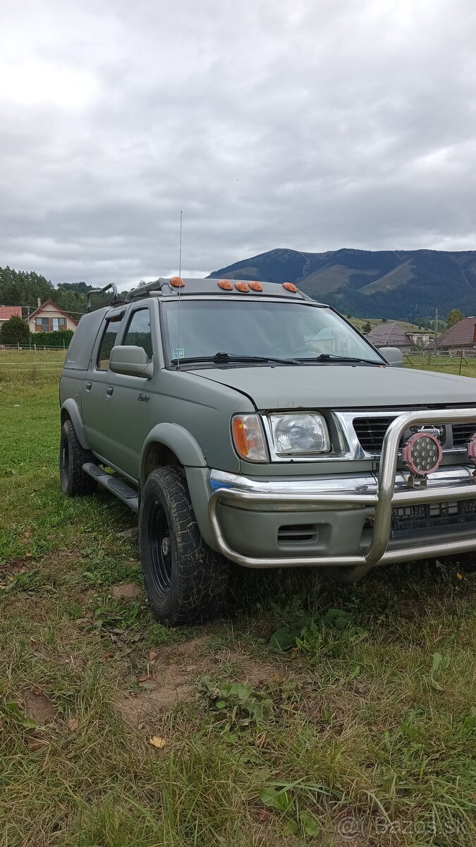Nissan Frontier benzin 3,3
