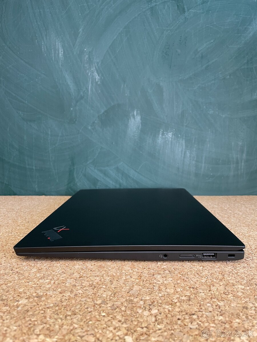 Lenovo ThinkPad X1 Carbon Gen10 - 4