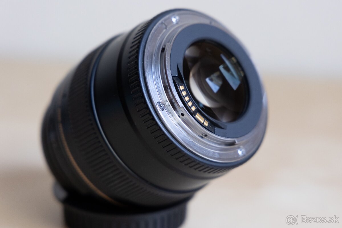 Canon EF 85mm f1.8 USM - 4