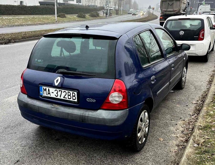 Renault Clio 1.4 16V + klimatizácia - 4