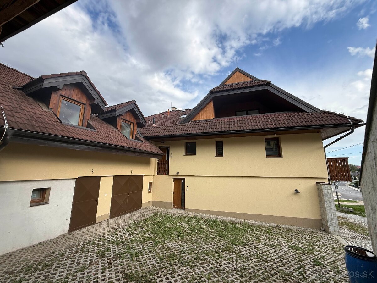 Na predaj 3-izbový podkrovný byt s loggiou v historickom cen - 4