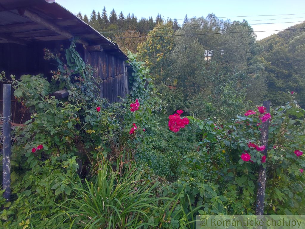 Ponúkame na predaj pozemok v Kolároviciach pri Bytči s roz - 4