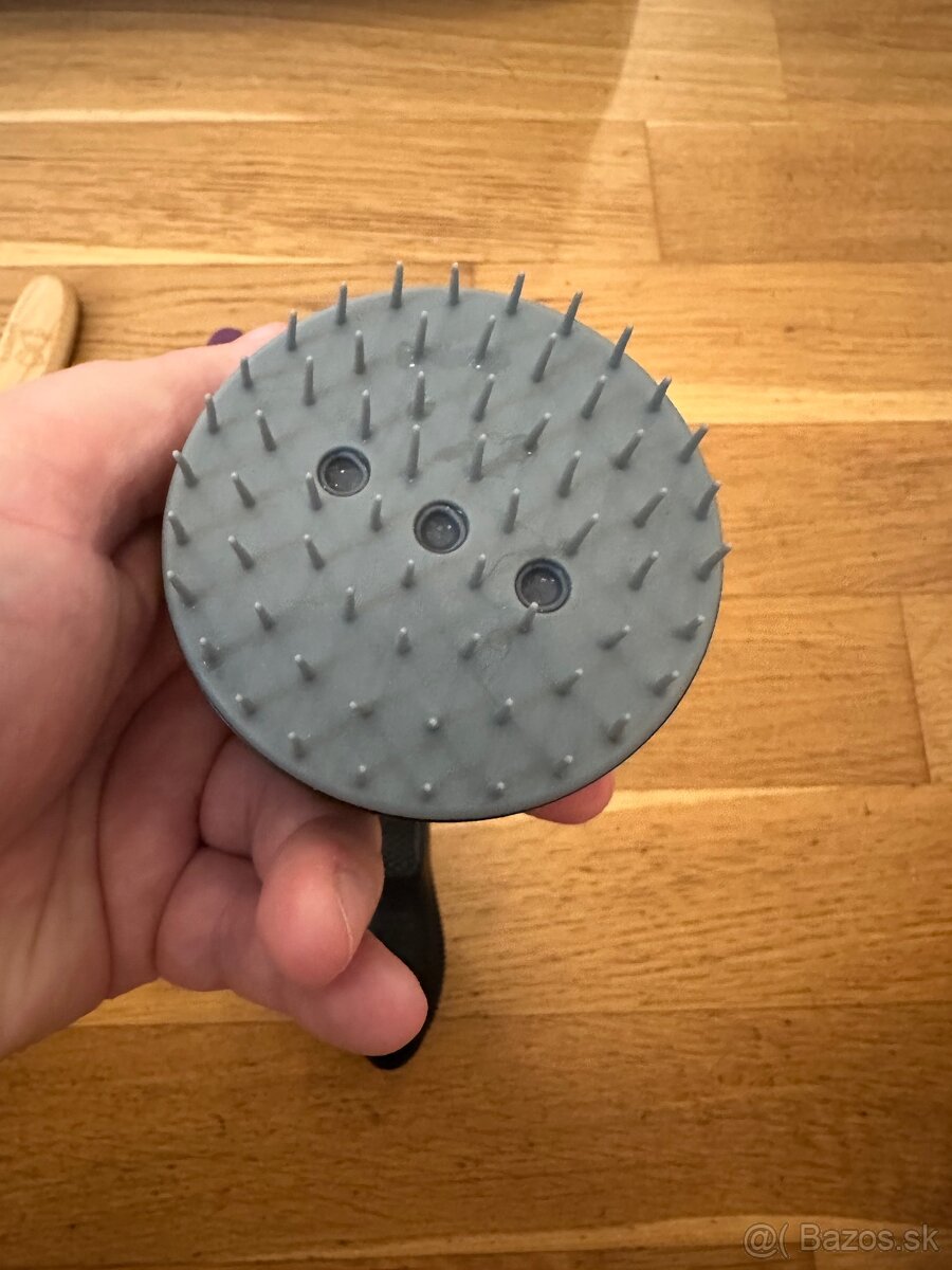 Kefy a hrebene pre psa a mačky - 4