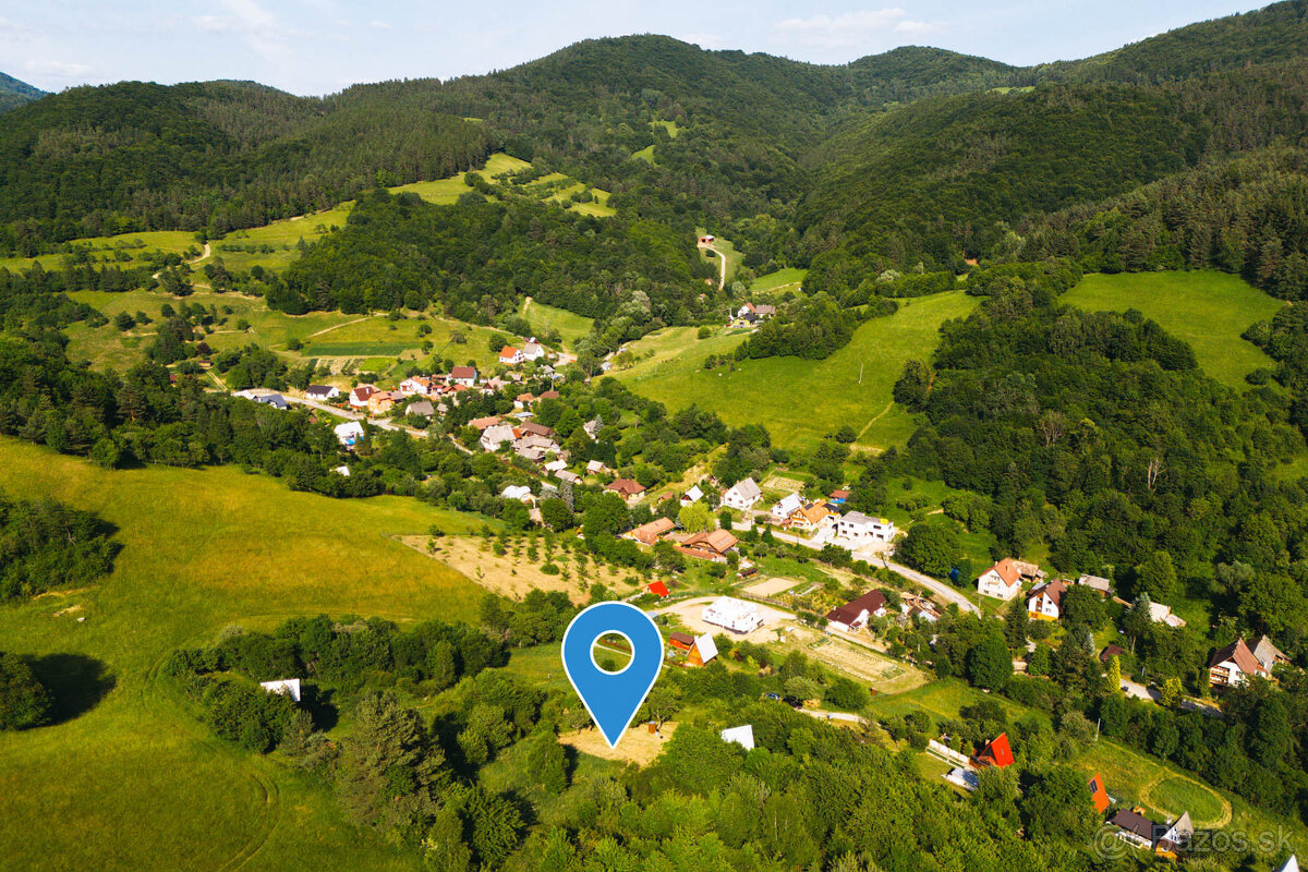 Na predaj investičný pozemok so stavebným povolením Vydrná - 4