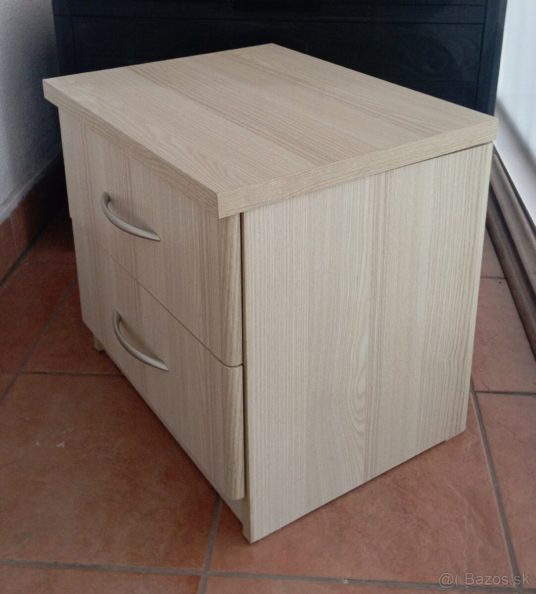 Nočný stolík so zásuvkami - jaseň - 4