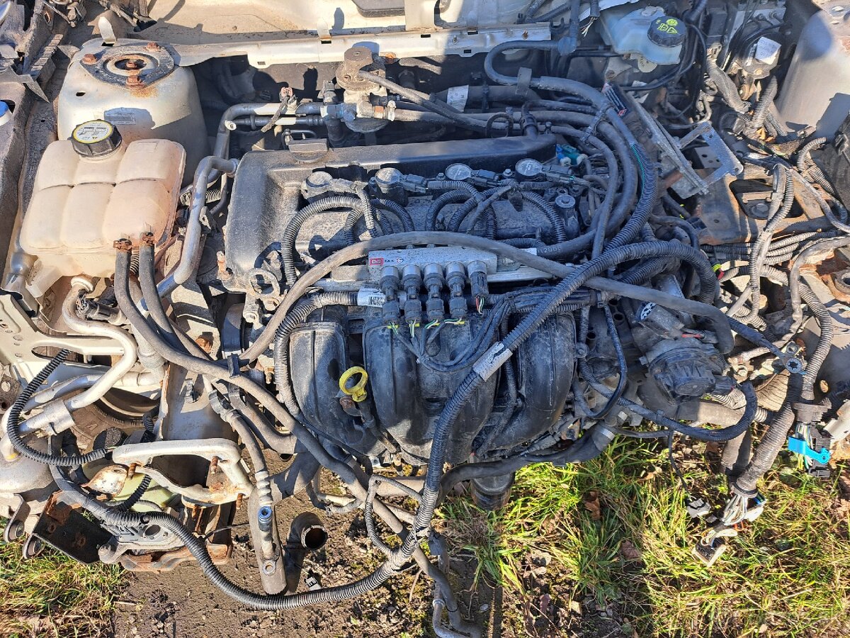 Rozpredam ford focus mk2 2.0 benzin 1.6diezel - 4