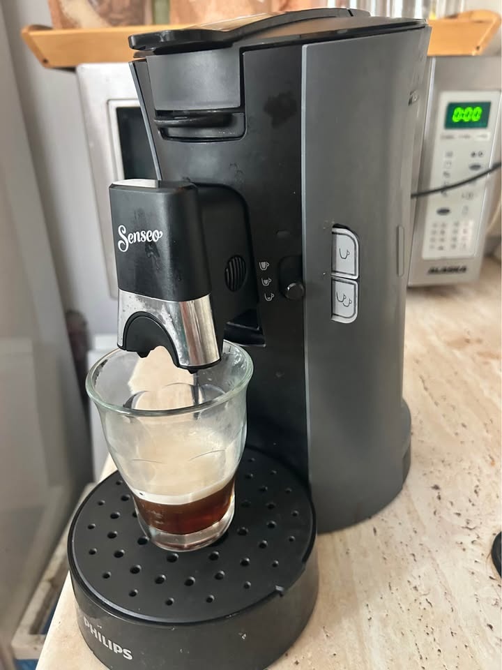 Coffee machine - Philips Senseo + extra refillable pads - 4